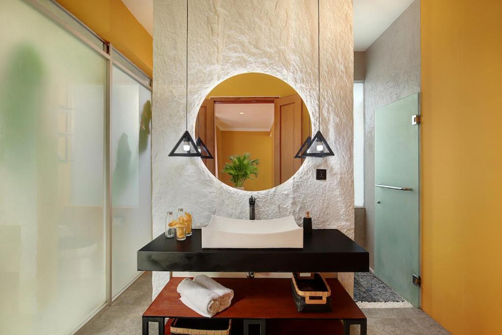 Atlas Xxl Boutique Fully Staffed Daily Breakfast Walking Distance To Berawa Villa Canggu