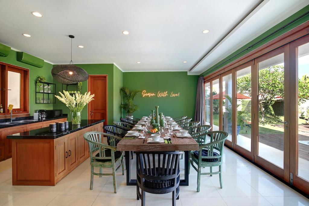 Atlas Xxl Boutique Fully Staffed Daily Breakfast Walking Distance To Berawa Villa Canggu